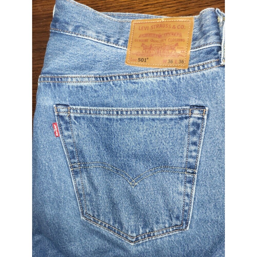 Levi's Premium 501 Original Fit Jeans Men's 37x34 (Tag 36x36) Medium Wash Blue - Picture 5 of 6